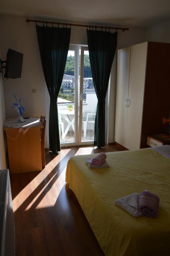 Apartman Mare Drvenik  Exteriör bild