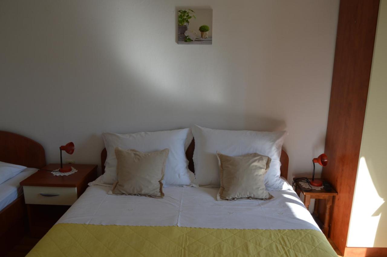 Apartman Mare Drvenik  Exteriör bild