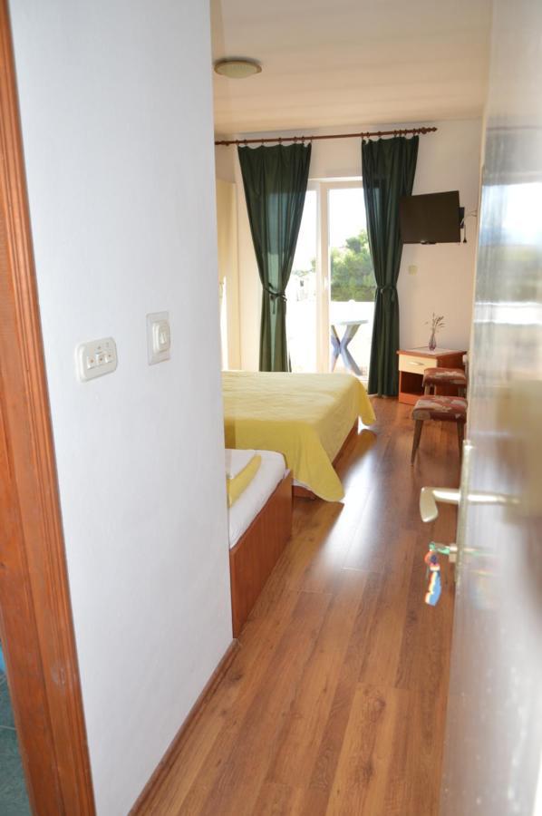 Apartman Mare Drvenik  Exteriör bild
