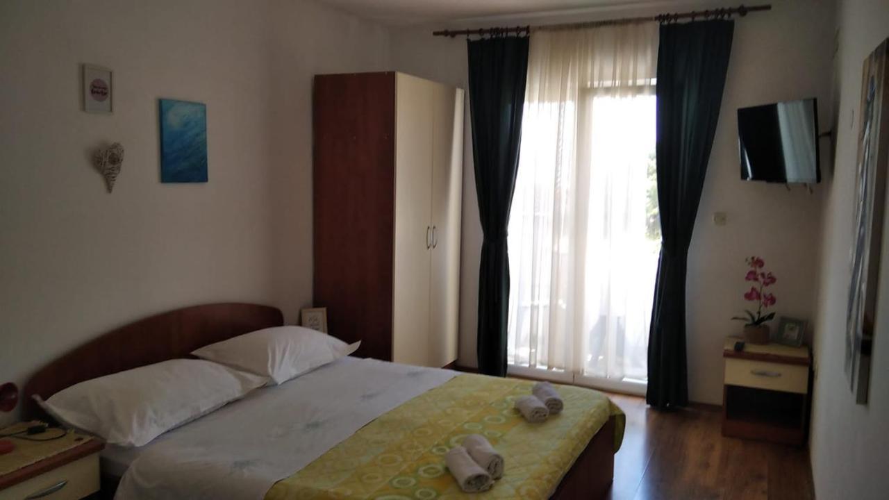 Apartman Mare Drvenik  Exteriör bild